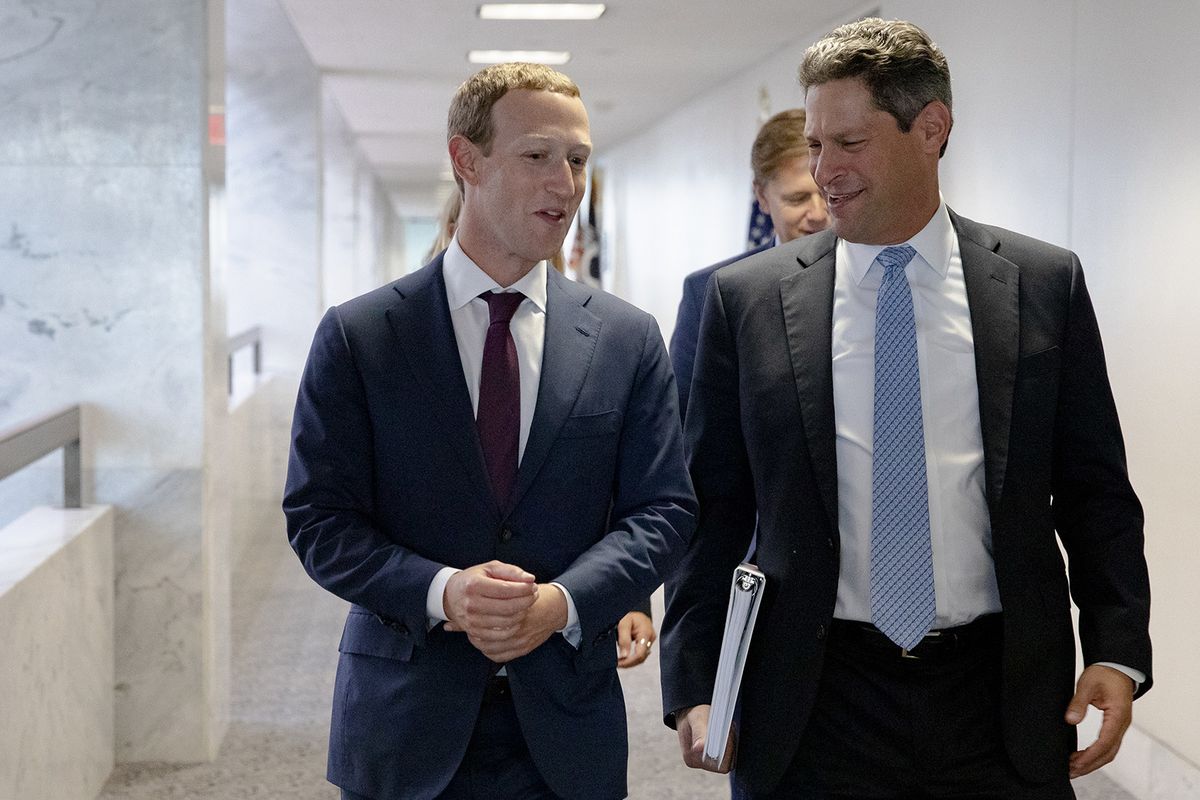 צוות המדיניות של ג'ואל קפלן מנצח החלטות גדולות בפייסבוק כמו אלכס ג'ונס באן