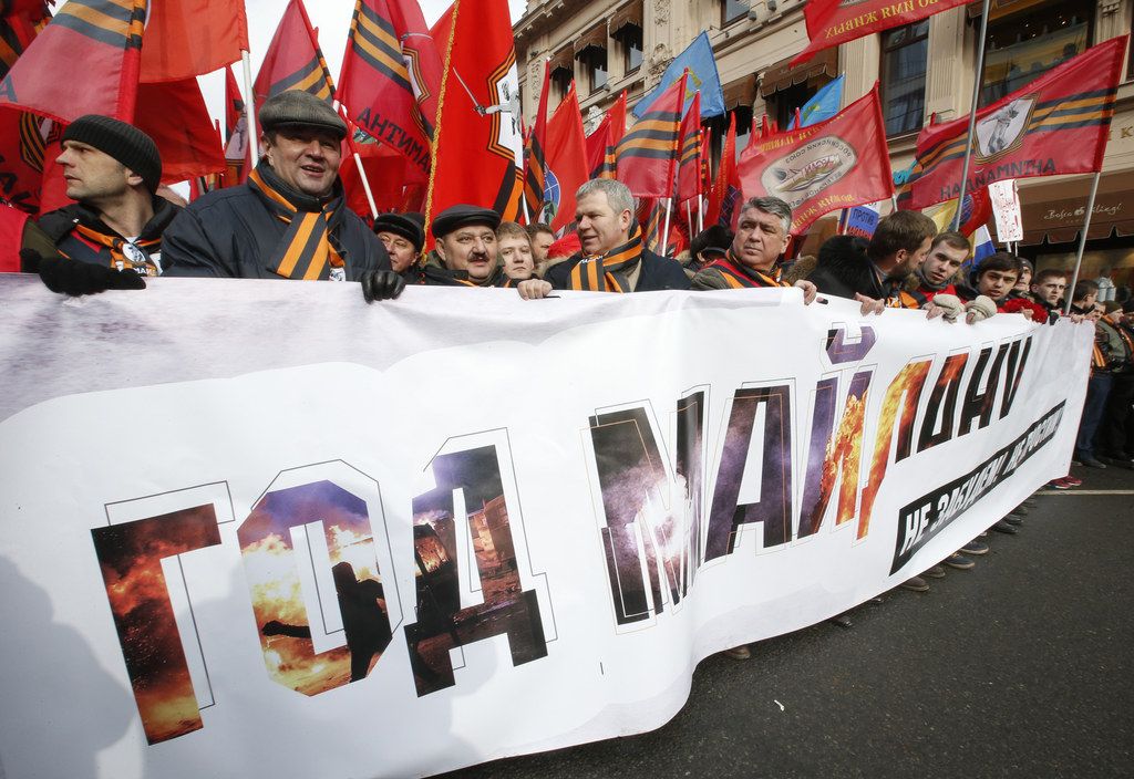 Russen protestieren am Jahrestag des Kiewer Aufstands gegen die Revolution in der Ukraine